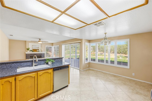 Detail Gallery Image 6 of 25 For 2000 Citrus Wood Ln, Riverside,  CA 92503 - 4 Beds | 3 Baths