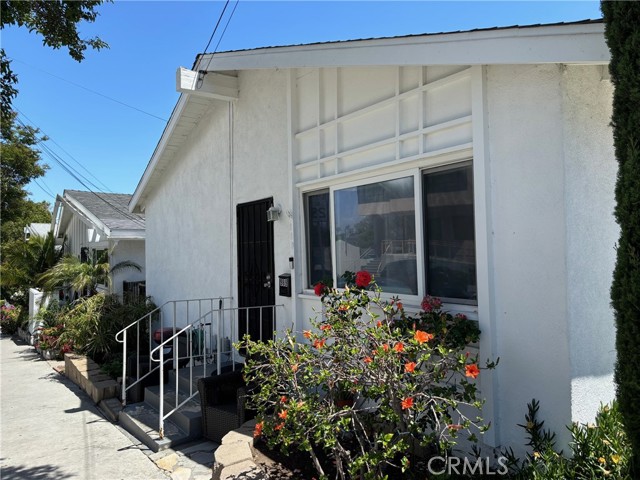 977 W 2nd Street, San Pedro CA: https://media.crmls.org/medias/02296dc9-2386-4d83-bc42-890a965947c5.jpg