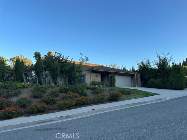 Detail Gallery Image 3 of 47 For 2124 Wildwood Ct, Fullerton,  CA 92831 - 3 Beds | 2 Baths