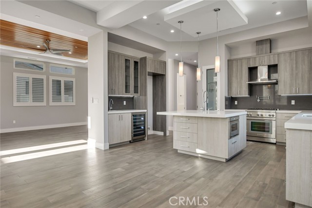 DINING ROOM - KITCHEN