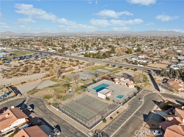 Detail Gallery Image 8 of 39 For 10395 Shahaptain Ave, Hesperia,  CA 92345 - 3 Beds | 2 Baths