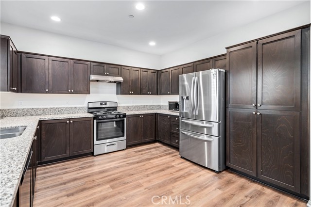 Detail Gallery Image 21 of 49 For 2434 Lugar Hermoso Ct, Rosamond,  CA 93560 - 4 Beds | 2/1 Baths