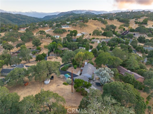 7025 San Gabriel Road, Atascadero CA: https://media.crmls.org/medias/022aadf0-0695-4689-b61c-74860a7bffa7.jpg