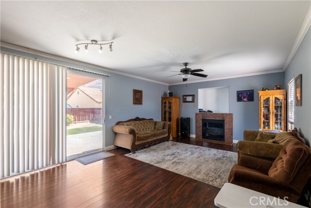 945 Newport Drive, San Jacinto CA: https://media.crmls.org/medias/022ac6de-4b12-4b33-b597-0194435dbfb0.jpg