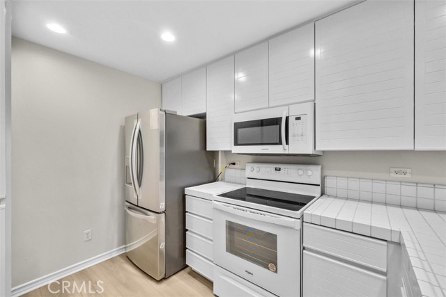 Detail Gallery Image 6 of 36 For 2243 Martin, Irvine,  CA 92612 - 2 Beds | 2 Baths