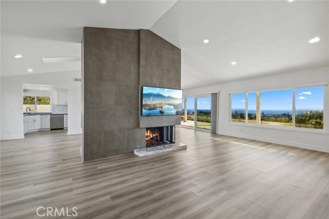 Detail Gallery Image 13 of 58 For 3601 Seabreeze Ln, Corona Del Mar,  CA 92625 - 4 Beds | 2/1 Baths