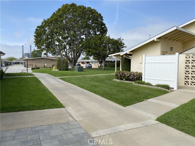 Detail Gallery Image 5 of 13 For 1361 Weeburn Rd., M4-73i, Seal Beach,  CA 90740 - 1 Beds | 1 Baths
