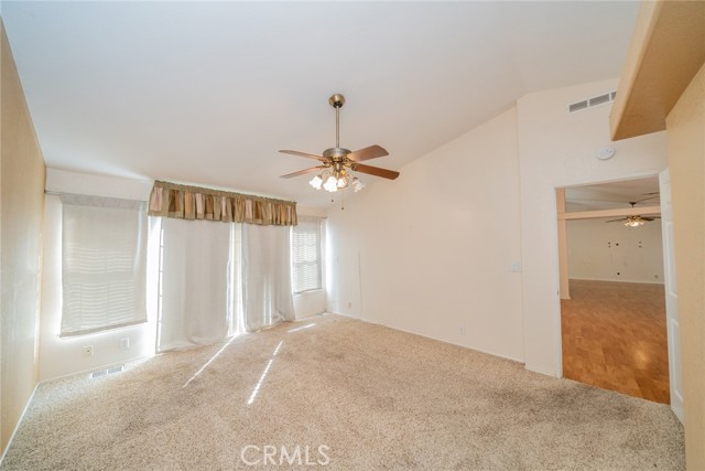 10778 Sonora Road, Phelan CA: https://media.crmls.org/medias/022d0bc8-45bd-4ca2-8395-5f340a79ae36.jpg