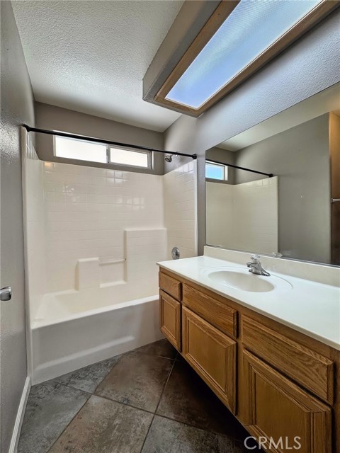 Detail Gallery Image 12 of 14 For 13041 Billings Ct, Victorville,  CA 92395 - 3 Beds | 2 Baths