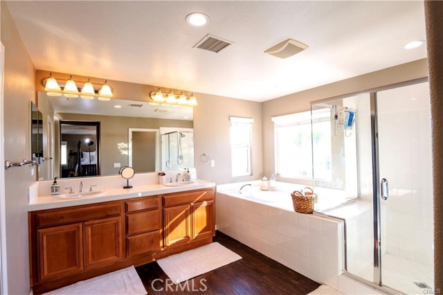 Detail Gallery Image 11 of 16 For 29183 Castle Cove Ct, Menifee,  CA 92585 - 4 Beds | 3 Baths