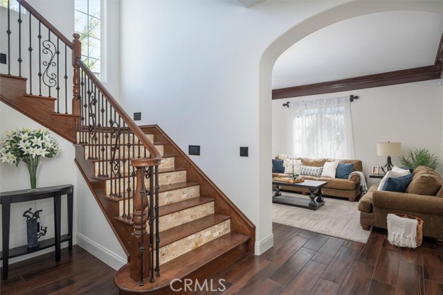 24816 Los Altos Drive, Valencia CA: https://media.crmls.org/medias/022e5ccf-e1df-4b25-9773-17fdcfc303d0.jpg