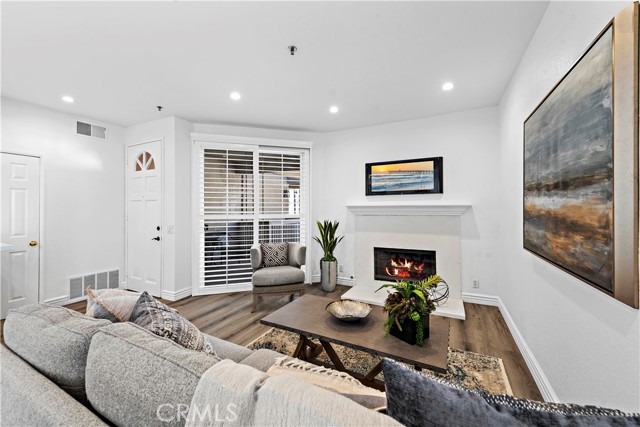 022e718e 616c 42c1 8d83 F068f19b3e31