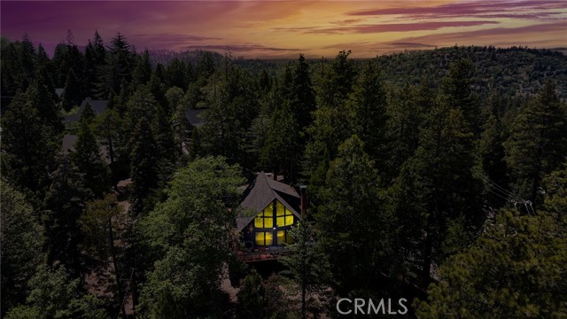 553 Pioneer Road, Lake Arrowhead CA: https://media.crmls.org/medias/022eeb6f-7bb8-4b89-8653-10ade727a64d.jpg