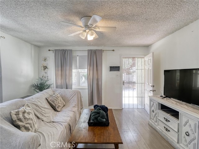 Detail Gallery Image 1 of 19 For 430 2nd, San Pedro,  CA 90731 - 3 Beds | 2 Baths