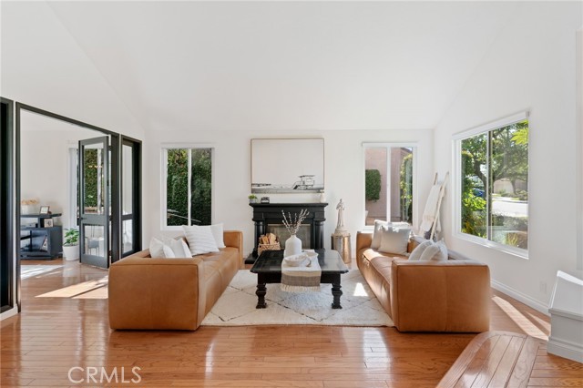 12026 Haven Crest Street, Moorpark CA: https://media.crmls.org/medias/0230bda6-6dcd-4d9c-be00-713a43dca3a4.jpg