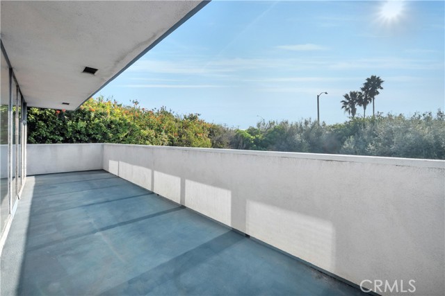Detail Gallery Image 5 of 29 For 649 Gould, Hermosa Beach,  CA 90254 - 4 Beds | 3 Baths