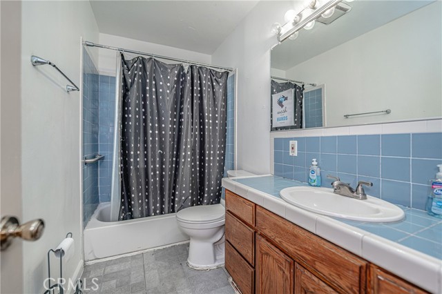 3834 West Boulevard, Los Angeles CA: https://media.crmls.org/medias/02315e4f-ef6e-4abc-a845-3f0cb9fd939b.jpg