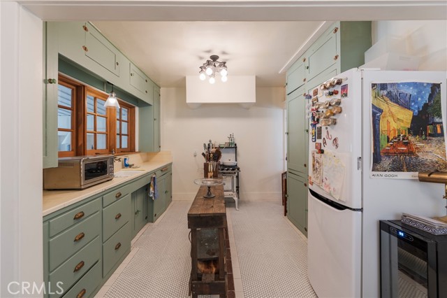 1120 W Chestnut Street, Anaheim CA: https://media.crmls.org/medias/02319a3f-6395-40a7-8fc3-9081b1b4e3e3.jpg