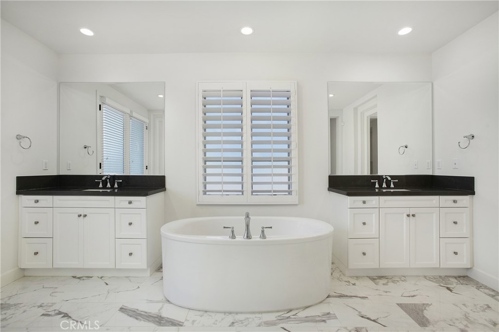 MLS #OC25181790 image #17
