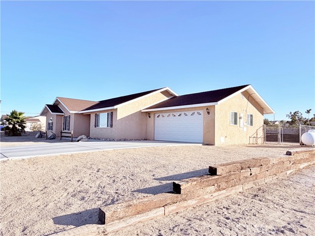 Detail Gallery Image 2 of 28 For 74541 Sunrise Dr, Twentynine Palms,  CA 92277 - 3 Beds | 2 Baths