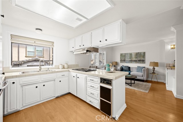 Detail Gallery Image 9 of 14 For 1006 Arcadia Ave #D,  Arcadia,  CA 91007 - 2 Beds | 3 Baths
