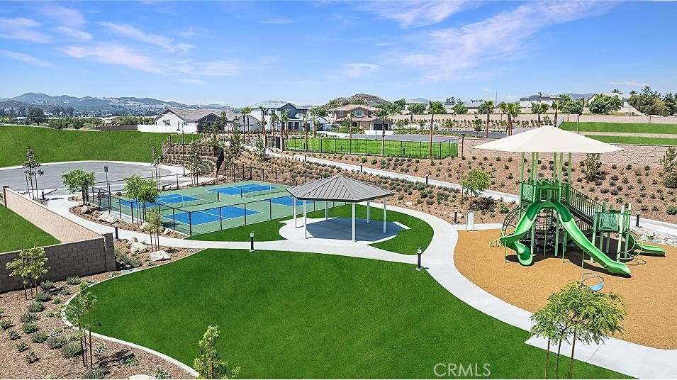 https://media.crmls.org/medias/0233f9a5-414e-49ee-bce8-b6b9d008e044.jpg?preset=X-Large