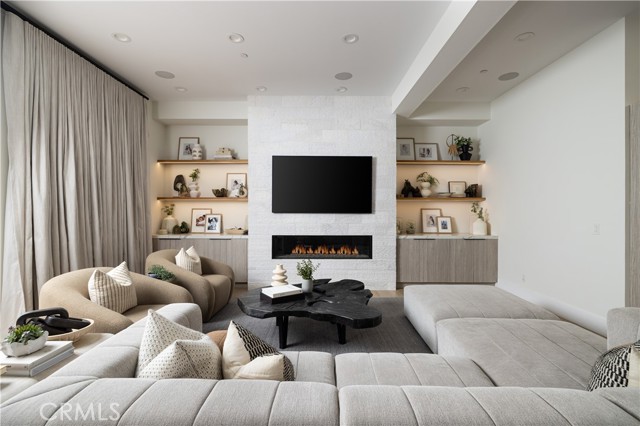 Detail Gallery Image 14 of 44 For 1615 Anita Ln, Newport Beach,  CA 92660 - 4 Beds | 4/1 Baths