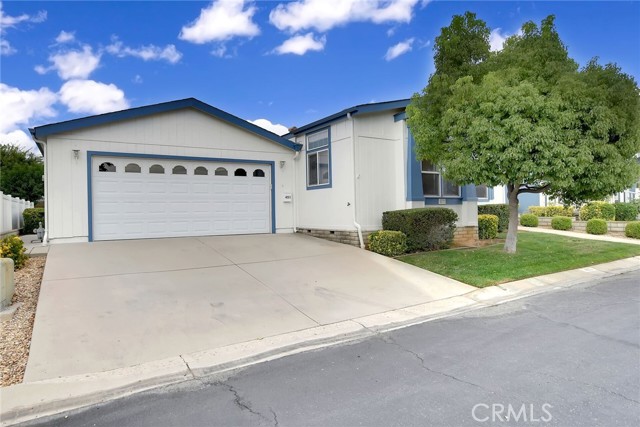 10961 Desert Lawn Drive, Calimesa CA: https://media.crmls.org/medias/0234dcc1-3d8c-4c12-9cbc-bde2f516ef78.jpg