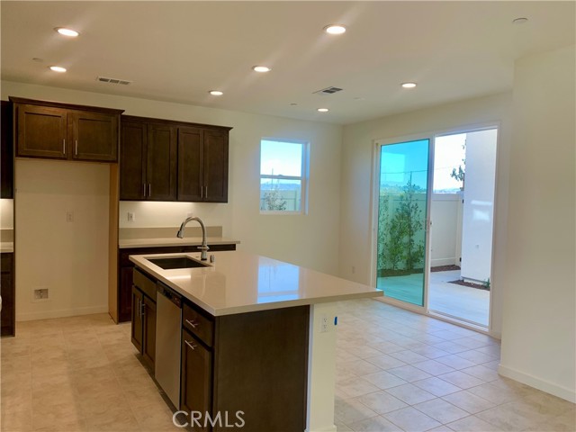 Detail Gallery Image 4 of 7 For 26149 Park Ave #46,  Loma Linda,  CA 92373 - 4 Beds | 3 Baths