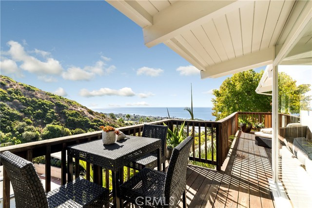 Detail Gallery Image 3 of 15 For 1214 Anacapa Way, Laguna Beach,  CA 92651 - 4 Beds | 3 Baths