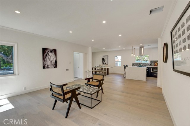 Detail Gallery Image 4 of 31 For 250 S Berkeley, Pasadena,  CA 91107 - 4 Beds | 2 Baths