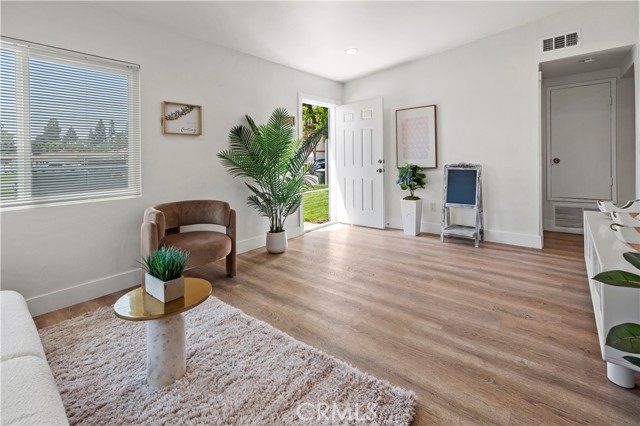 Detail Gallery Image 5 of 13 For 13154 Cedar St, Westminster,  CA 92683 - 2 Beds | 2 Baths