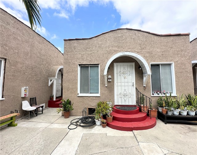 901 N El Centro Avenue, Hollywood CA: https://media.crmls.org/medias/0235ea3c-af4d-4211-ba0a-2ab5fabf0dc5.jpg