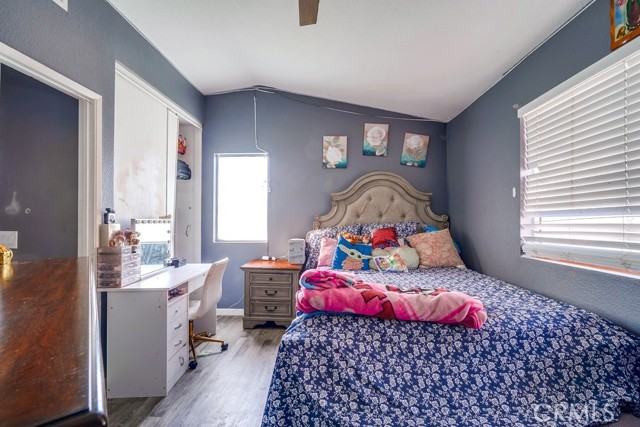 11484 Lime Orchard Lane, Fontana CA: https://media.crmls.org/medias/0235ecd7-4fd0-47a7-92e8-afc9ef2db8b7.jpg