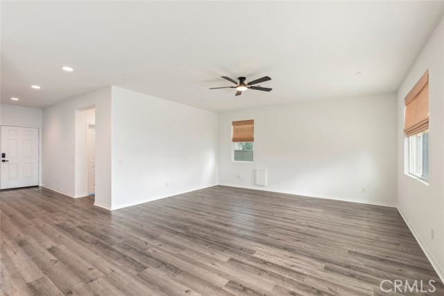 29362 Wild Lilac, Lake Elsinore CA: https://media.crmls.org/medias/02364371-2d21-45fe-95a3-8bc9f7c02eef.jpg