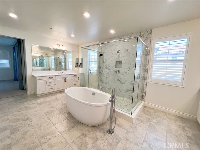 Detail Gallery Image 10 of 15 For 122 Gemini, Irvine,  CA 92618 - 4 Beds | 4 Baths