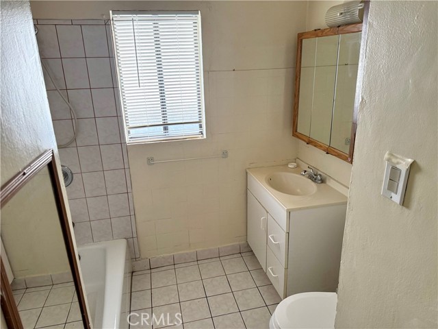 Detail Gallery Image 5 of 19 For 3937 Revere, Los Angeles,  CA 90039 - 4 Beds | 2 Baths