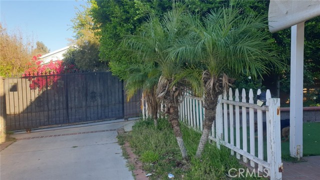 Detail Gallery Image 8 of 20 For 12117 Van Nuys, Sylmar,  CA 91342 - 4 Beds | 2/1 Baths