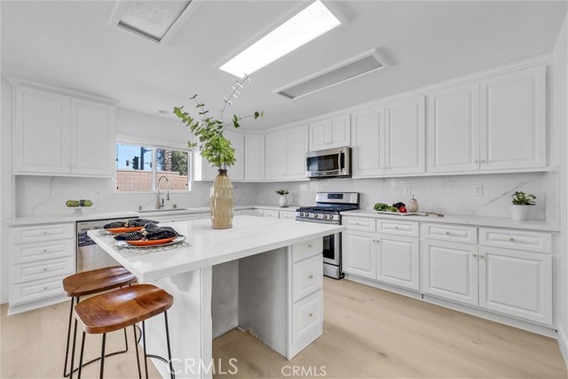 13812 Hollywood Avenue, Eastvale CA: https://media.crmls.org/medias/02387232-9019-44b4-8e22-98e35209169d.jpg