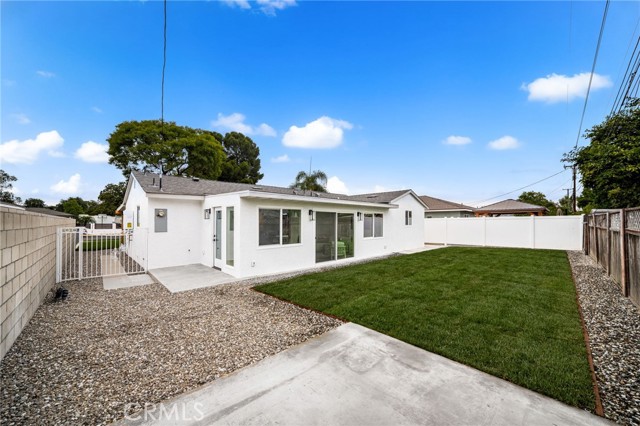 2124 W Flower Avenue, Fullerton CA: https://media.crmls.org/medias/023891dc-db97-4cea-8c11-5759e19d7a76.jpg