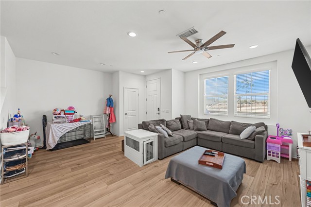 Detail Gallery Image 4 of 39 For 16025 Main St, Chino,  CA 91708 - 3 Beds | 2/1 Baths