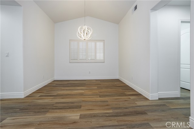 Detail Gallery Image 10 of 31 For 9815 Cabbage Rose, Bakersfield,  CA 93311 - 2 Beds | 2 Baths