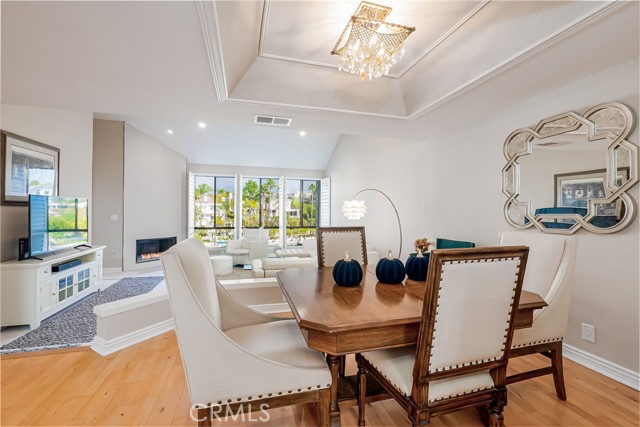27927 Trocadero, Mission Viejo CA: https://media.crmls.org/medias/023a5471-c74f-403b-8eee-9360d643d787.jpg
