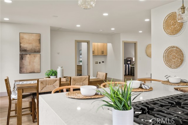 5161 E 27th Street, Long Beach CA: https://media.crmls.org/medias/023a63bf-50dc-4541-863d-258d3818068c.jpg