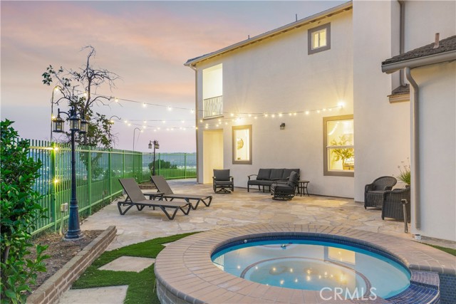 3318 Durham Court, Burbank CA: https://media.crmls.org/medias/023ad558-114d-4efd-804a-5f37a50f94f7.jpg