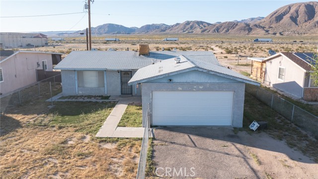 Detail Gallery Image 4 of 20 For 37920 Grand View Ave, Yermo,  CA 92398 - 3 Beds | 2 Baths