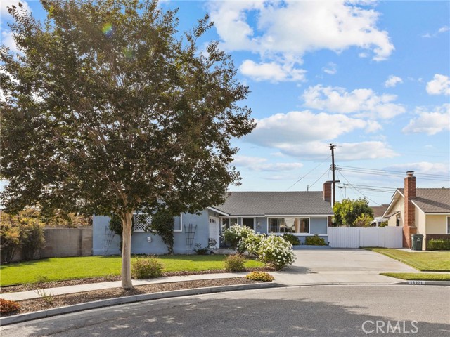 Detail Gallery Image 23 of 26 For 15971 Pilgrim Cir, Huntington Beach,  CA 92647 - 4 Beds | 2 Baths