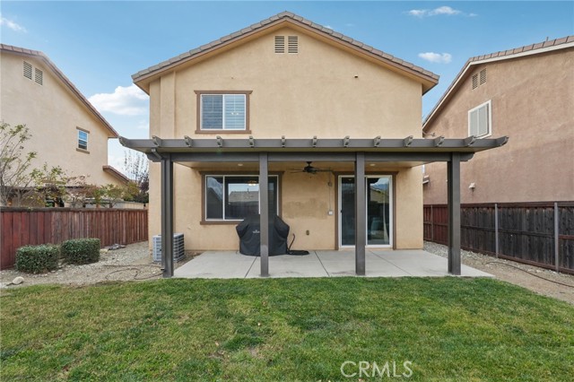 Detail Gallery Image 16 of 23 For 18335 Damiana, Fontana,  CA 92407 - 3 Beds | 2/1 Baths