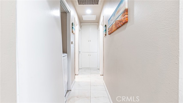 931 N Eucalyptus Avenue, Rialto CA: https://media.crmls.org/medias/023c20b3-a472-4f0e-bc44-9da0b743b9fb.jpg