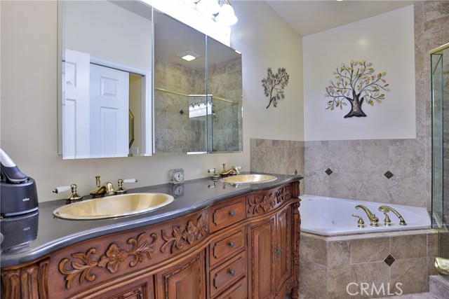 Detail Gallery Image 9 of 42 For 2010 E Foothill Dr, San Bernardino,  CA 92404 - 3 Beds | 2/1 Baths